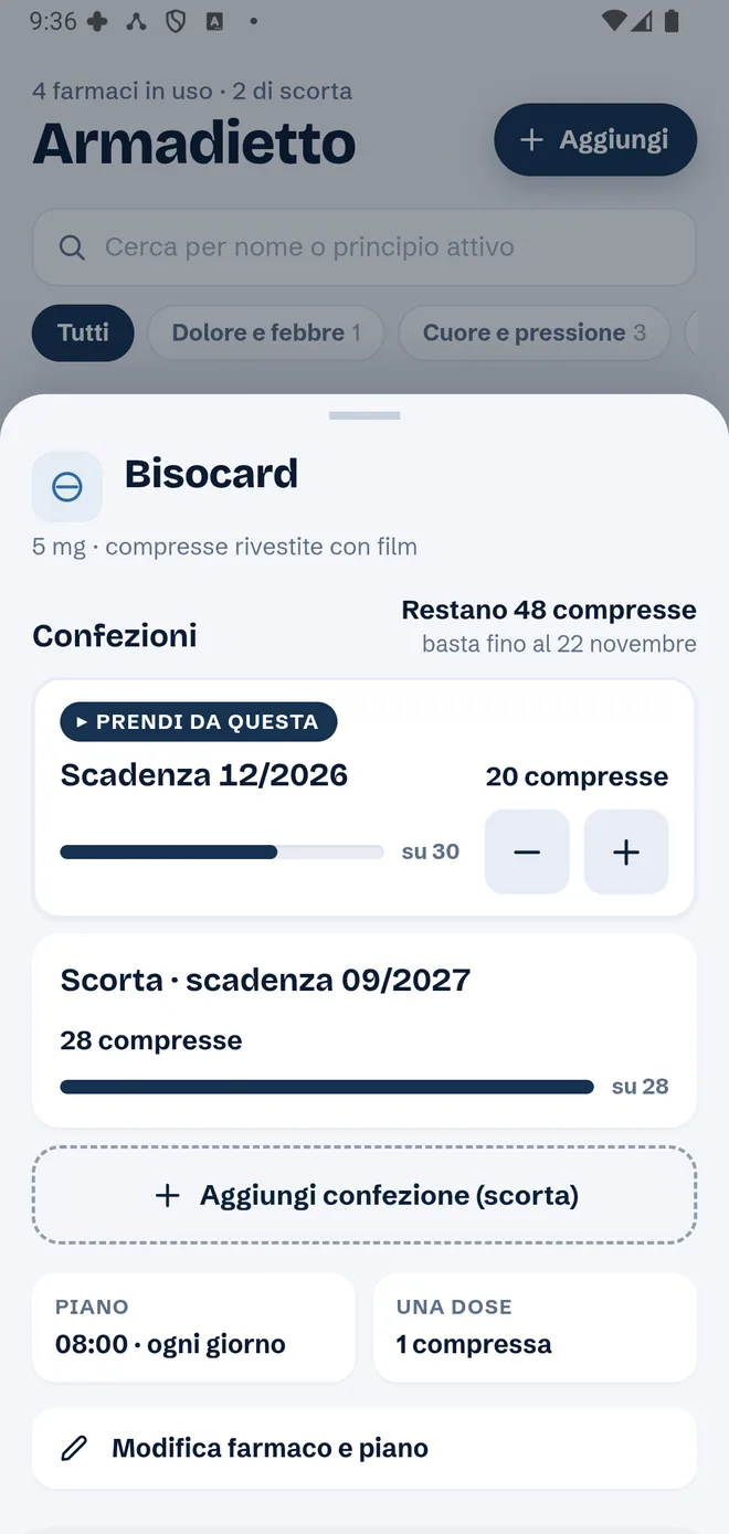 Confezioni di un farmaco: una scatola contrassegnata «Prendi da questa», con scadenza 12/2026, un’altra con scadenza 09/2027 e una scorta che basta fino al 22 novembre